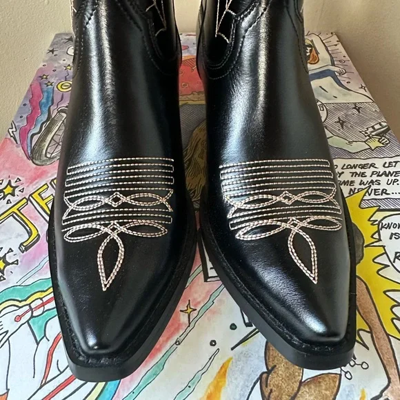 Jeffrey Campbell Spiderweb western boots - Picture 2 of 7